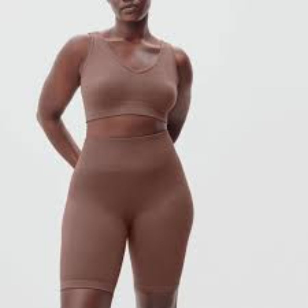 Everlane Seamless Bike Short in Acorn